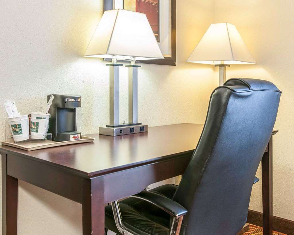 Quality Inn Bloomington Near University Rum bild